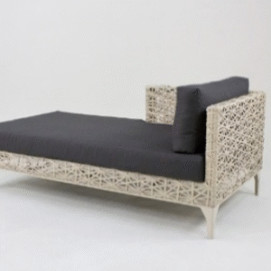 CHAISE EVERESTE